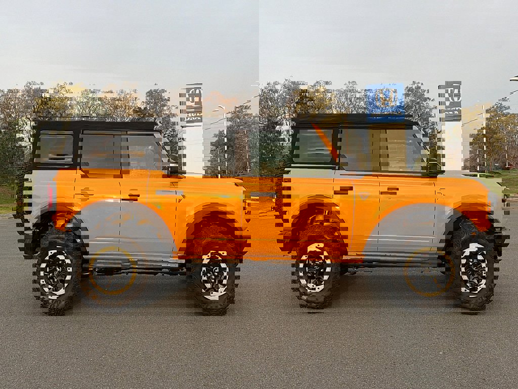 Used 2022 Ford Bronco Badlands image 2