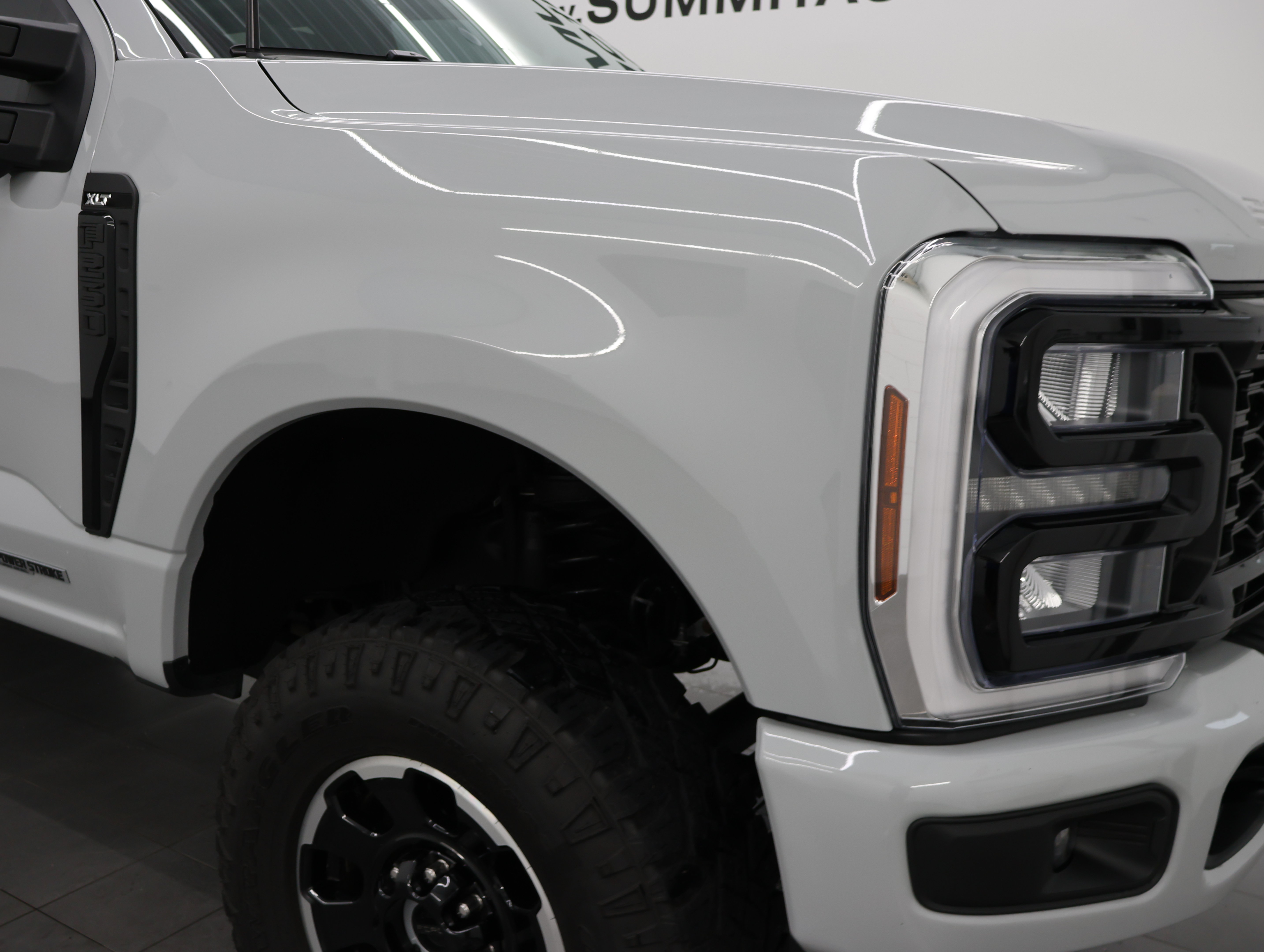 Used 2025 Ford F250 XLT w/ Black Appearance Package AWD/4WD image 27