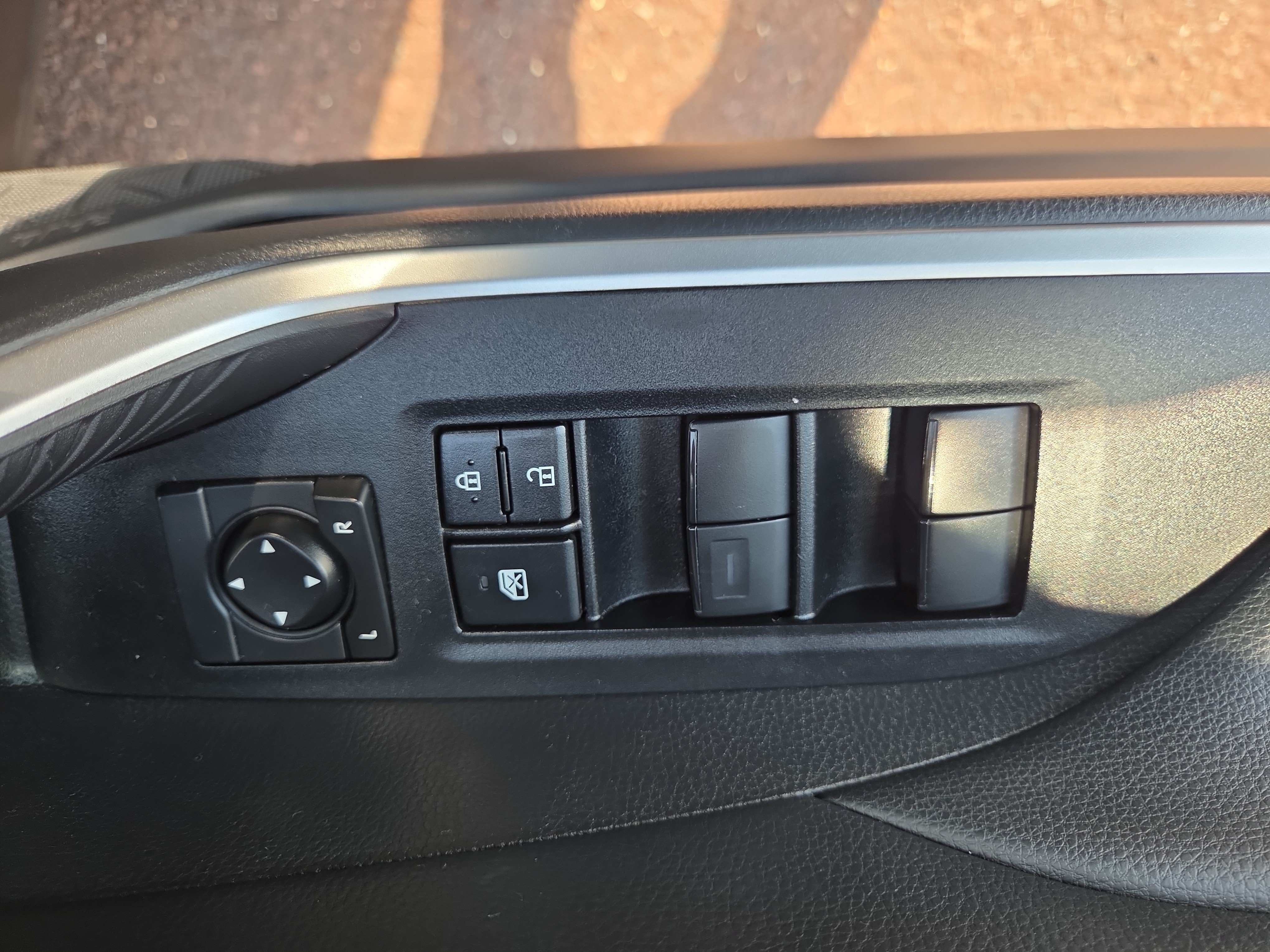 Certified 2023 Toyota RAV4 LE AWD/4WD image 31