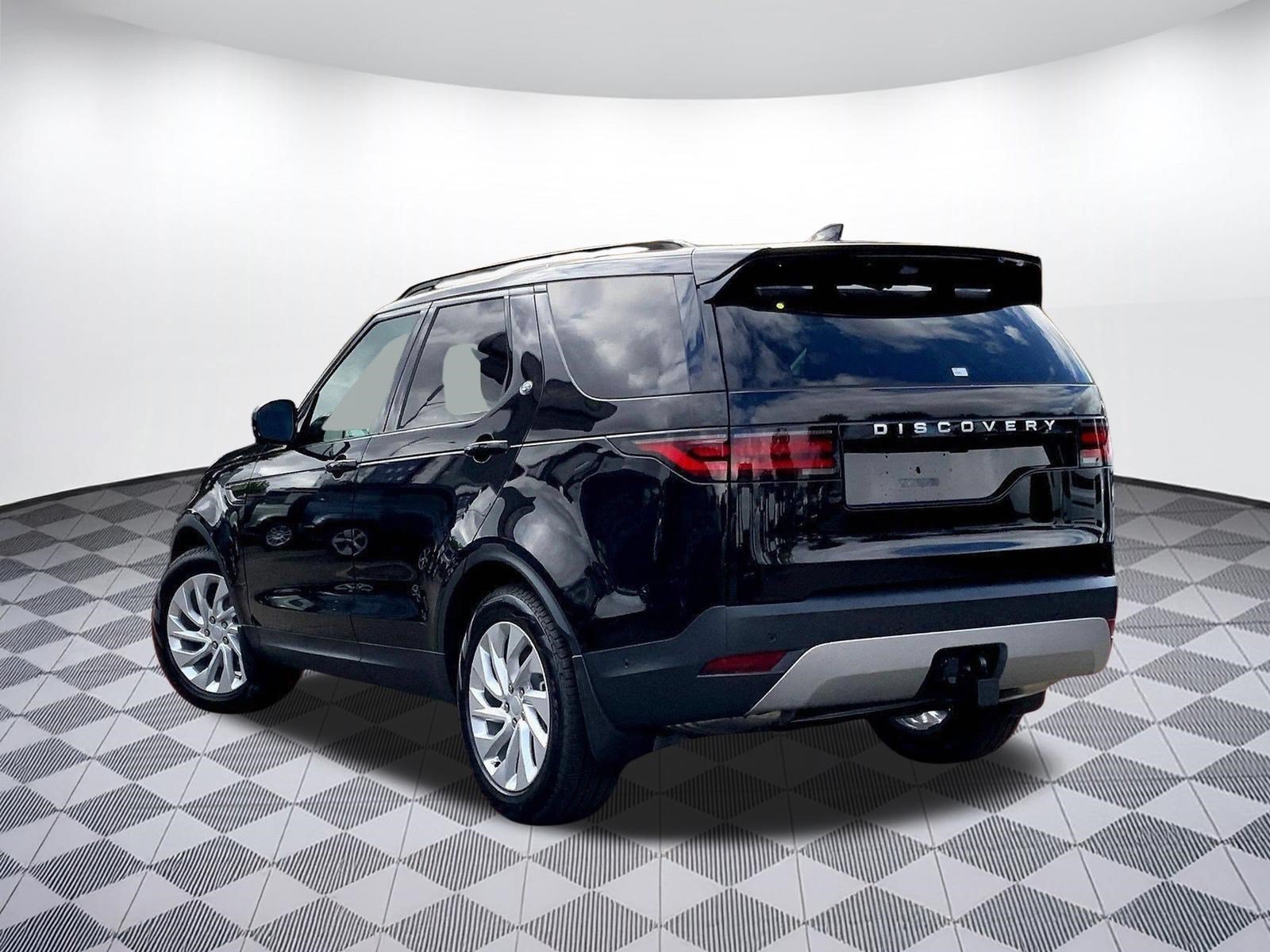New 2025 Land Rover Discovery S AWD/4WD image 14