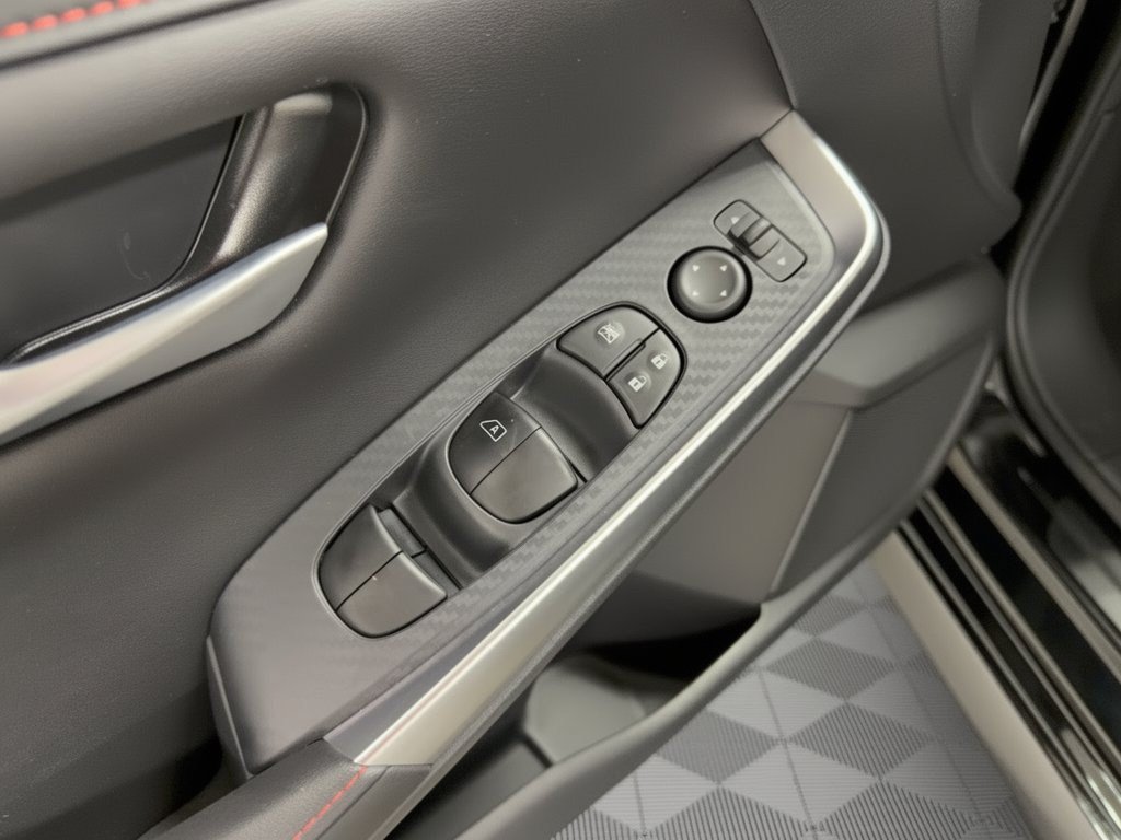 Used 2025 Nissan Sentra SR w/ Midnight Edition FWD image 15