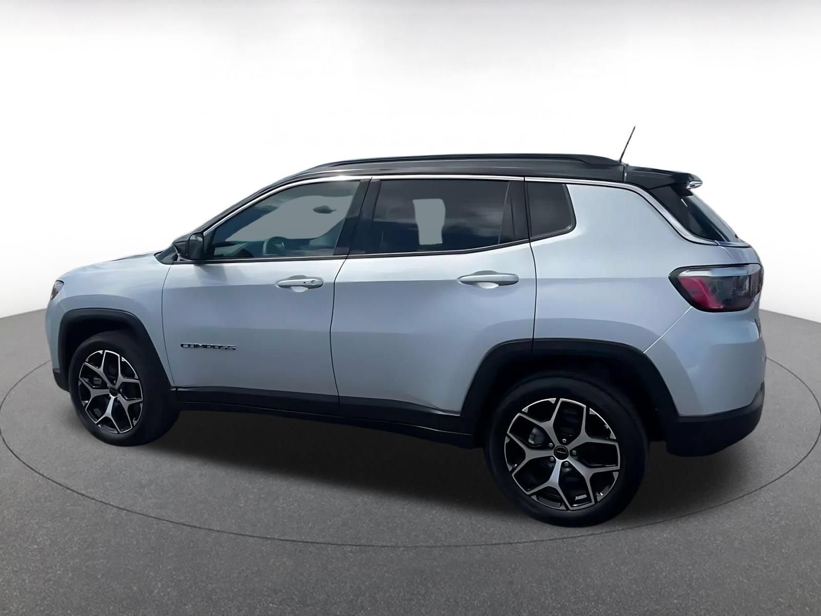 Used 2025 Jeep Compass Limited AWD/4WD image 10