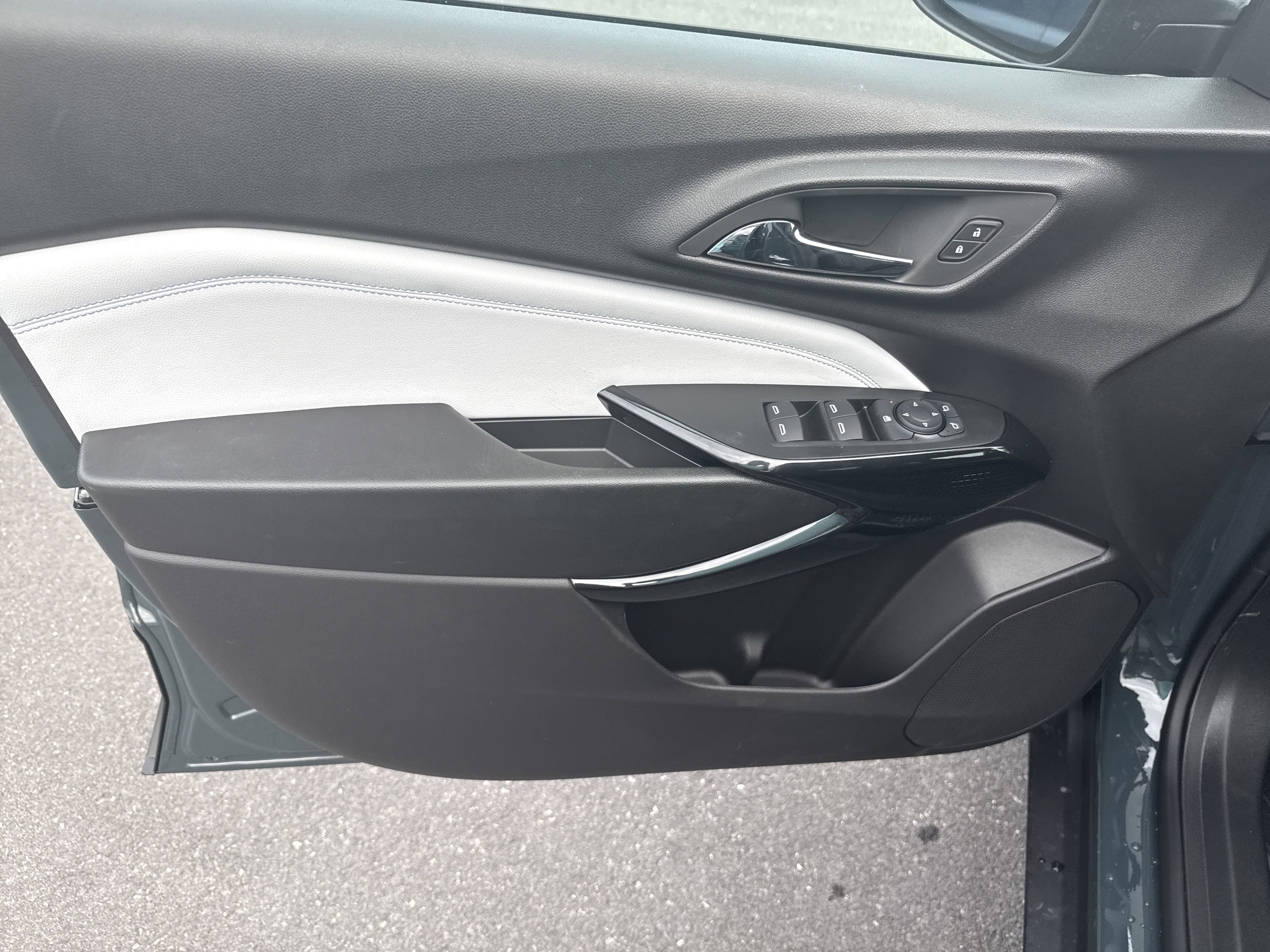 New 2025 Chevrolet Trax LT w/ Driver Confidence Package image 15