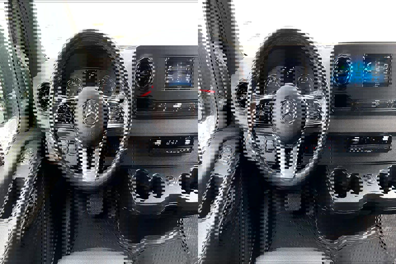 Used 2022 Mercedes-Benz Sprinter 2500 image 6