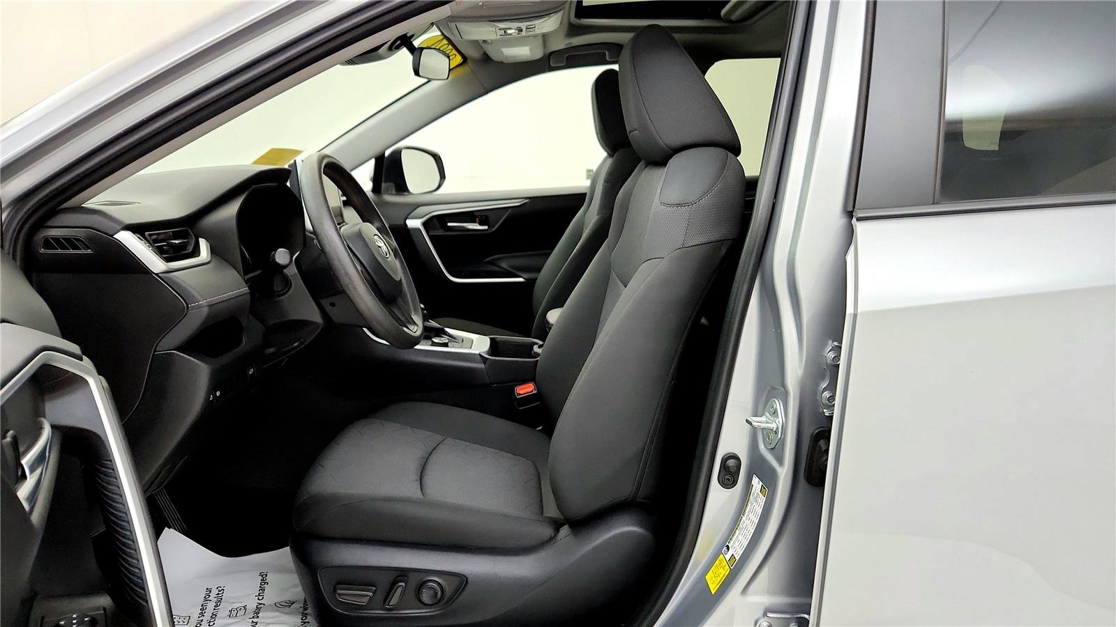 Used 2024 Toyota RAV4 XLE w/ Convenience Package image 25