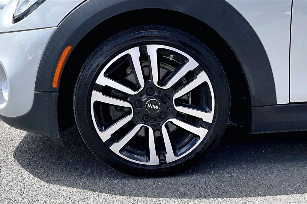Used 2019 MINI Cooper S w/ Premium Package FWD image 9