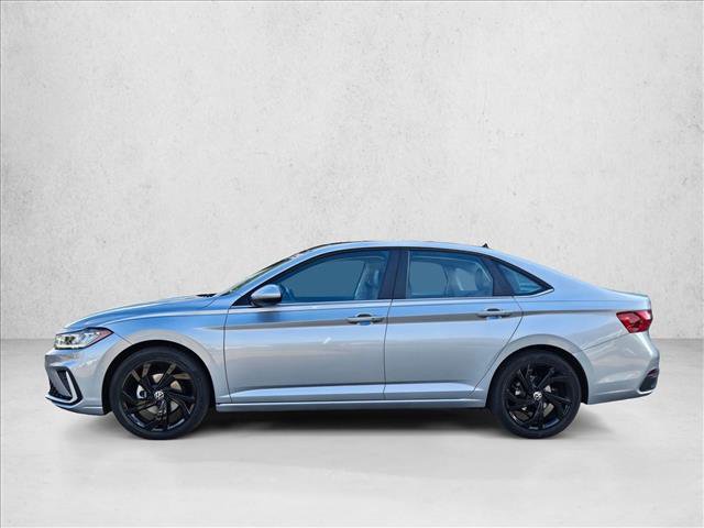 Used 2025 Volkswagen Jetta SE image 9