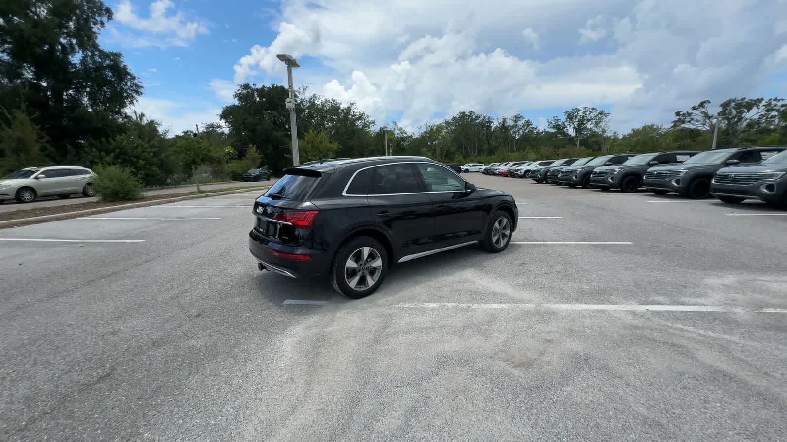 Used 2023 Audi Q5 2.0T Premium Plus w/ Premium Plus Package AWD/4WD image 8
