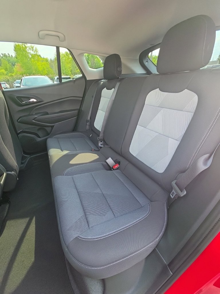New 2026 Chevrolet Trax LS w/ LS Convenience Package FWD image 16