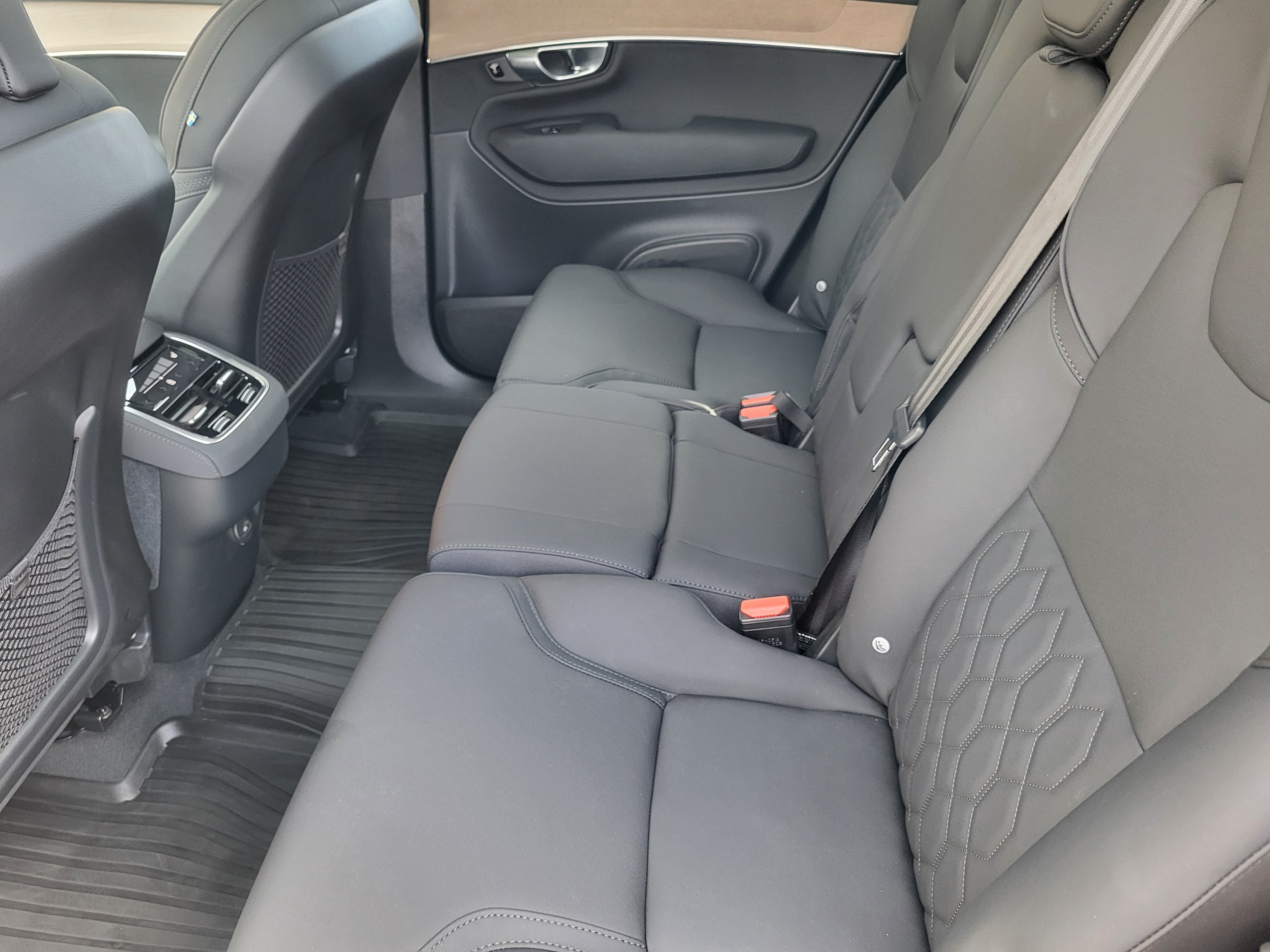 New 2026 Volvo XC90 B6 Plus w/ Protection Package AWD/4WD image 17