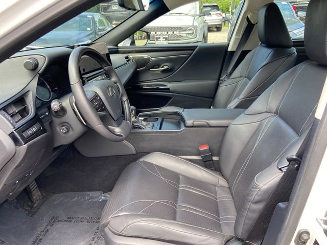 Used 2025 Lexus ES 300h Ultra Luxury w/ Accessory Package (Z2) FWD image 23