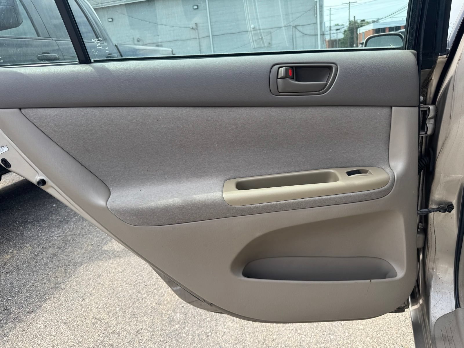 Used 2004 Toyota Camry LE FWD image 17