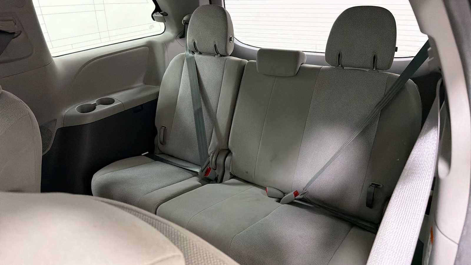 Used 2015 Toyota Sienna L FWD image 24