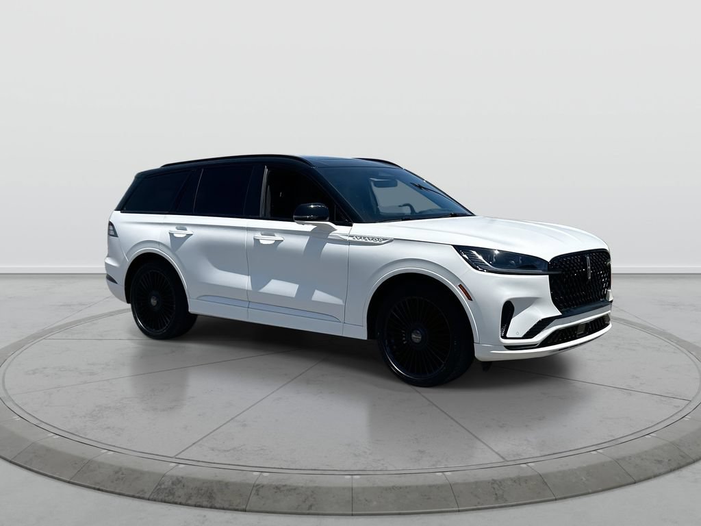 Used 2025 Lincoln Aviator Black Label w/ Black Label Special Edition AWD/4WD image 2