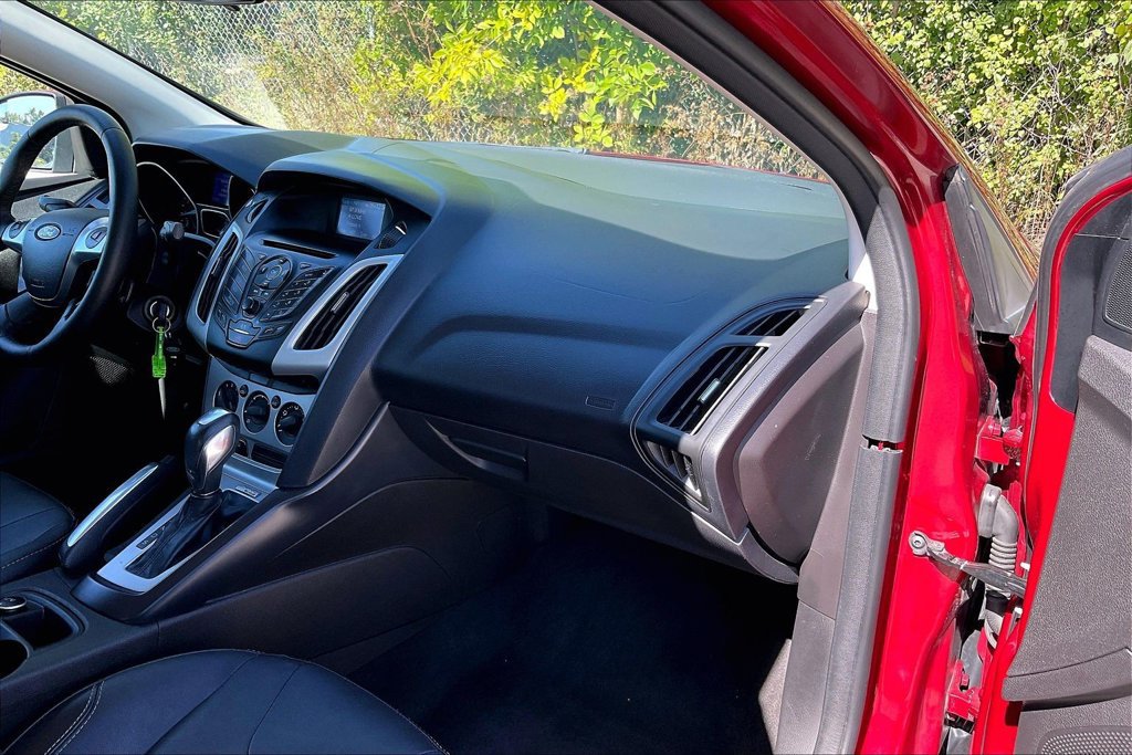Used 2013 Ford Focus SE FWD image 16