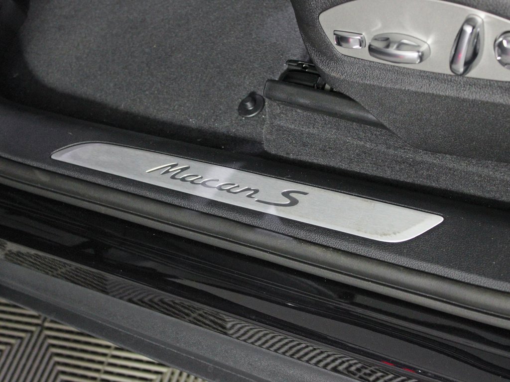 New 2026 Porsche Macan S image 18
