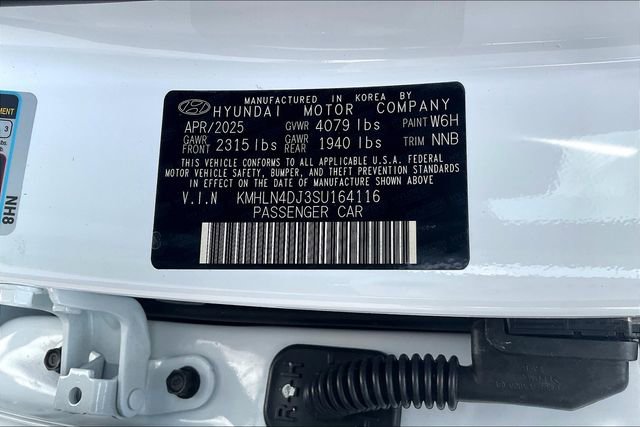 New 2025 Hyundai Elantra Limited image 13