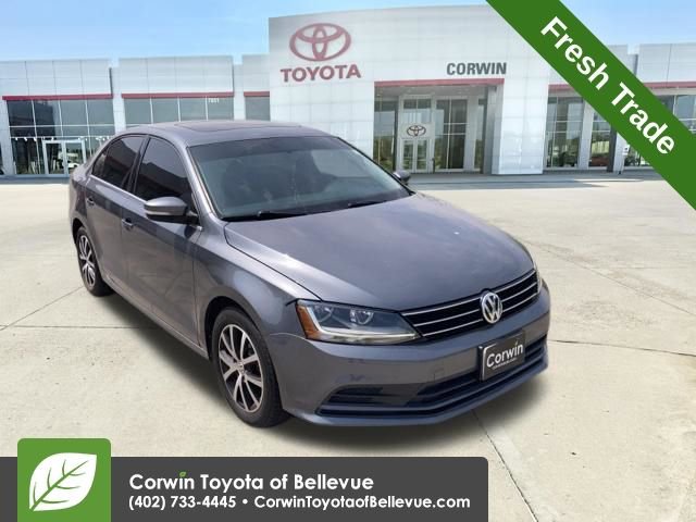 Used 2017 Volkswagen Jetta SE image 1