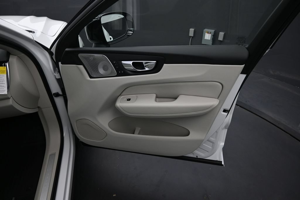 New 2026 Volvo XC60 B5 Ultra w/ Climate Package AWD/4WD image 23