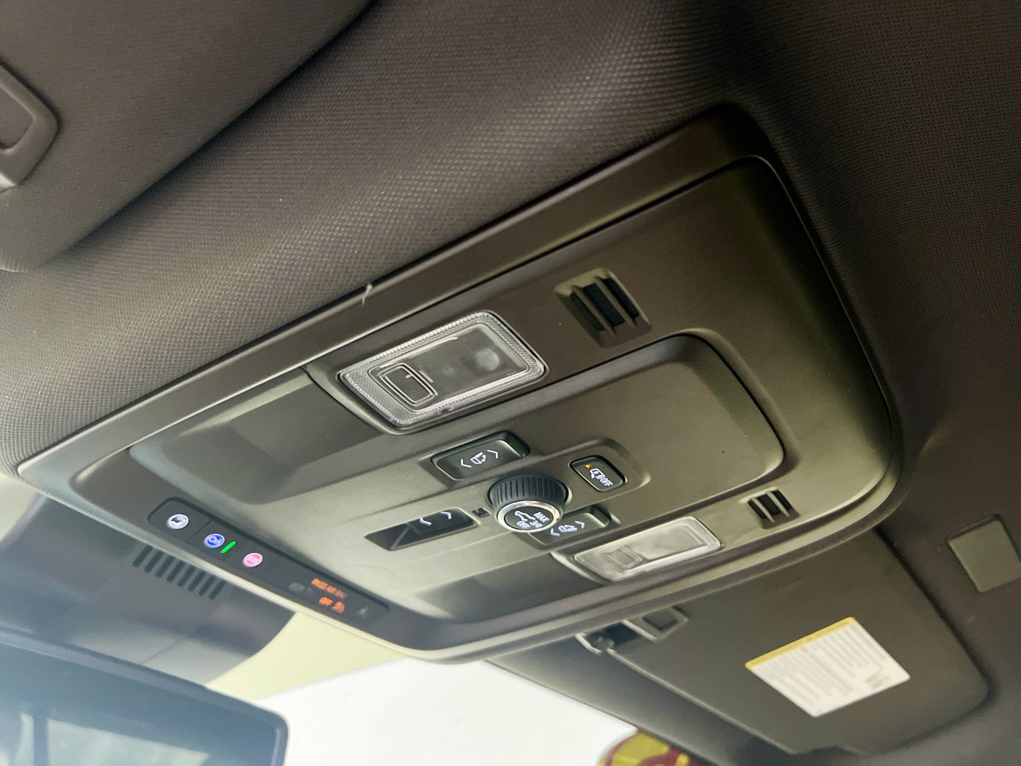Used 2025 GMC Yukon Elevation RWD image 20