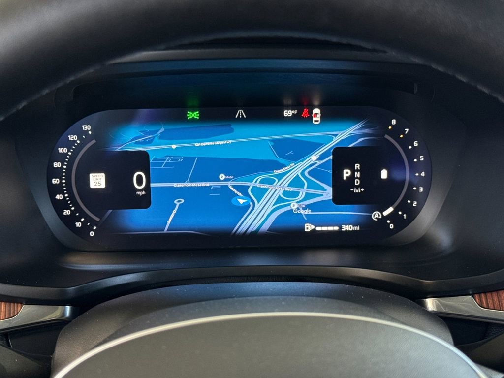 Certified 2025 Volvo V60 B5 Cross Country Plus AWD/4WD image 24