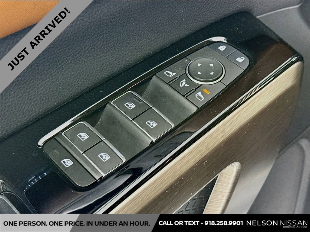 Used 2024 Nissan Pathfinder Platinum w/ Cargo Package image 18