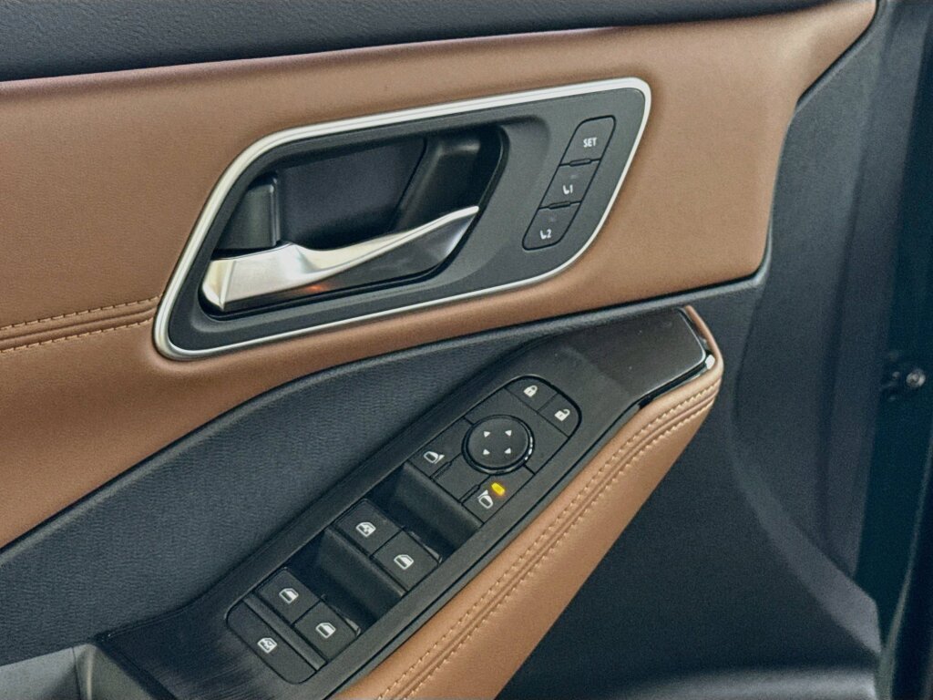 New 2026 Nissan Rogue Platinum w/ Platinum Premium Package AWD/4WD image 9