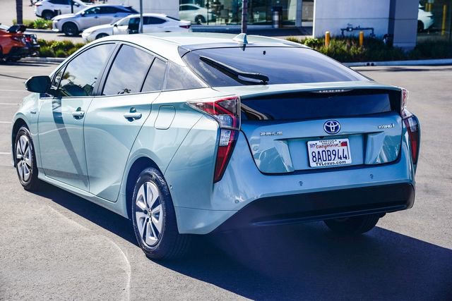 Used 2017 Toyota Prius Three image 4