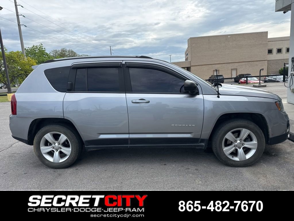 Used 2015 Jeep Compass Sport w/ Power Value Group image 4