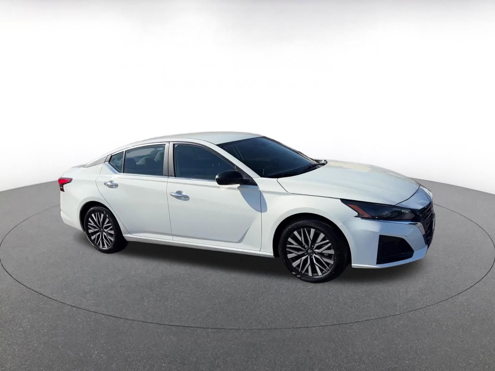 Used 2025 Nissan Altima 2.5 SV FWD video 2