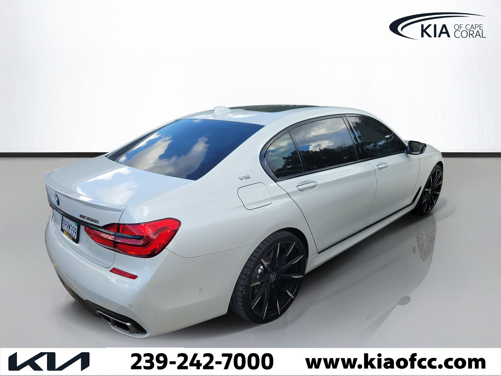Used 2018 BMW M760i xDrive AWD/4WD image 4