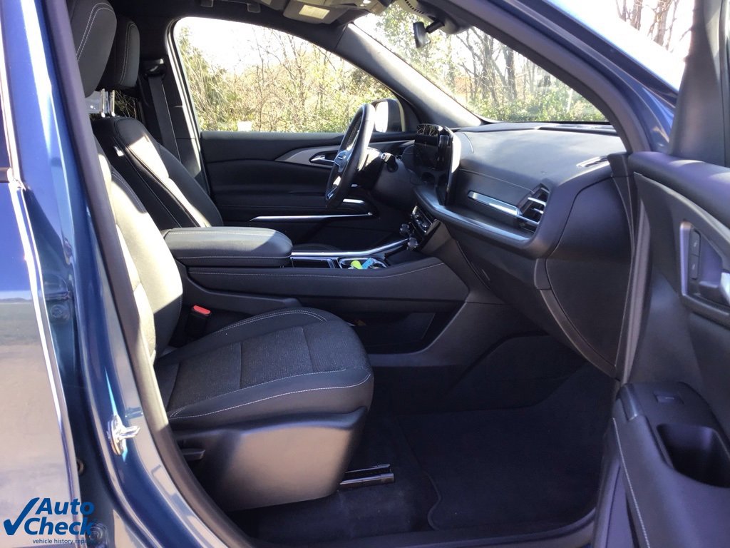 Used 2024 Chevrolet Traverse LT image 24