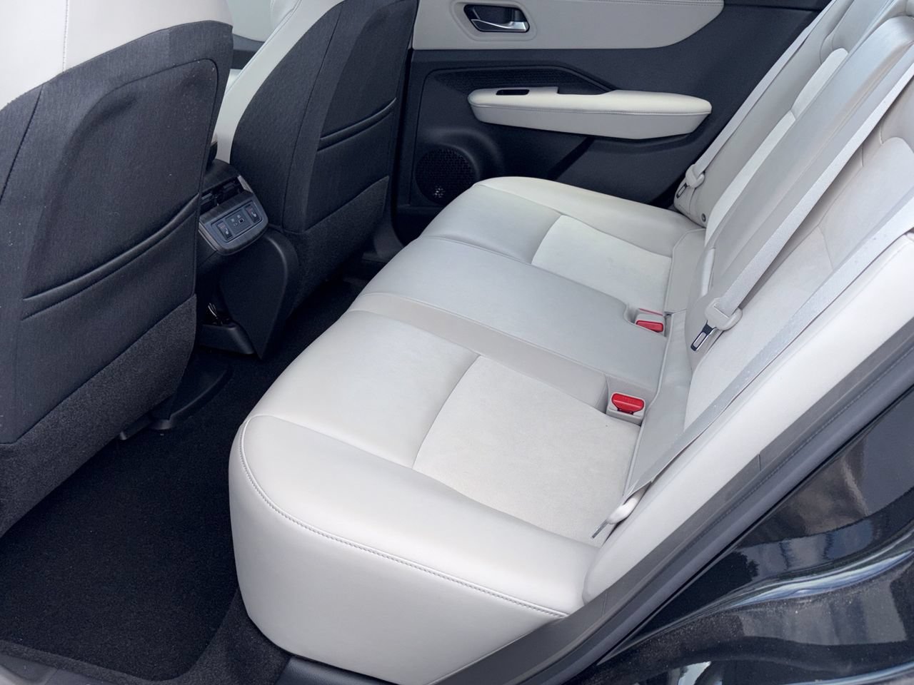 Certified 2024 Nissan Ariya AWD image 18