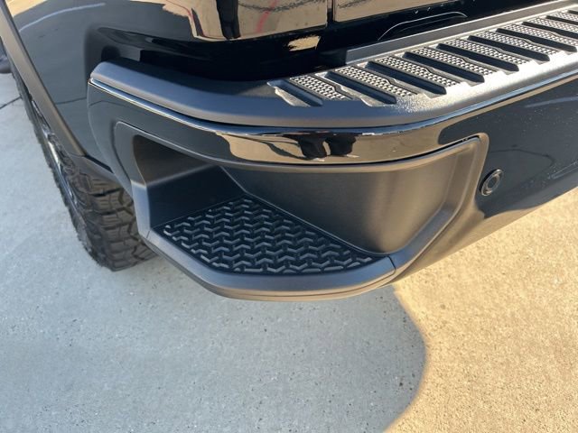 Used 2025 Chevrolet Silverado 1500 ZR2 w/ Technology Package AWD/4WD image 9