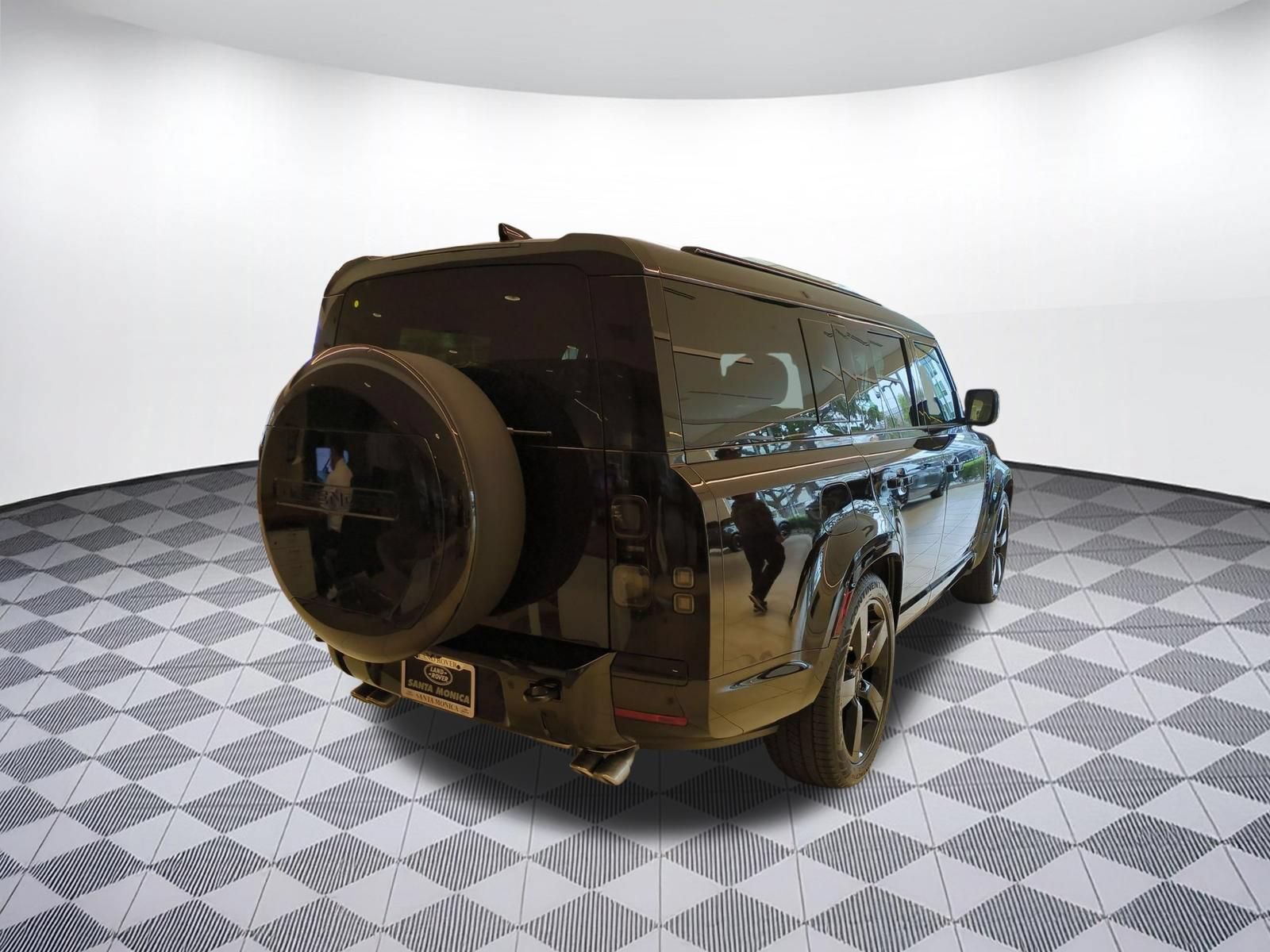 New 2026 Land Rover Defender 130 V8 AWD/4WD image 5