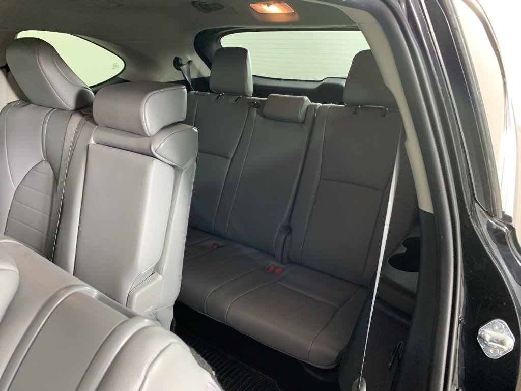 Used 2021 Toyota Highlander XLE image 28