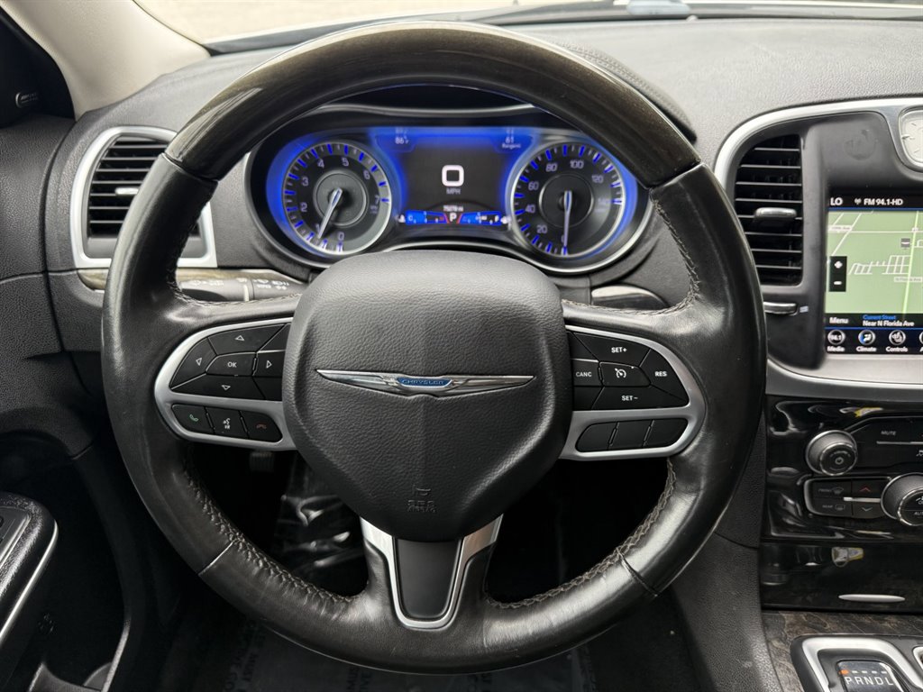 Used 2020 Chrysler 300 Limited image 25