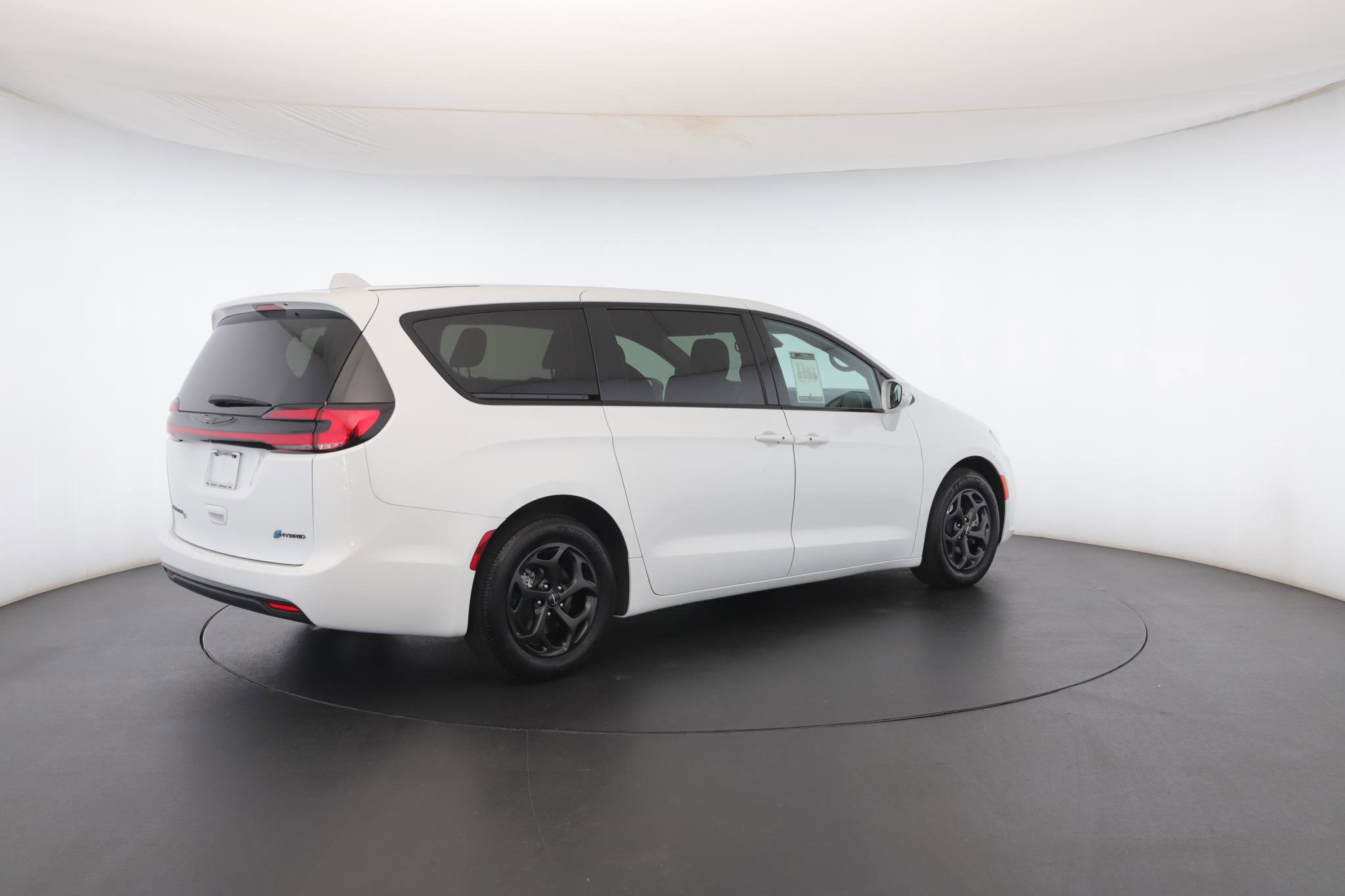 Used 2022 Chrysler Pacifica Touring-L w/ S Appearance Package image 28