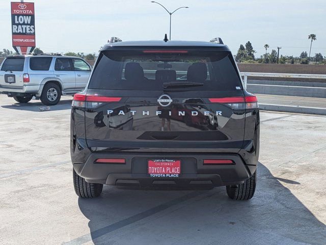 Used 2025 Nissan Pathfinder SV FWD image 10