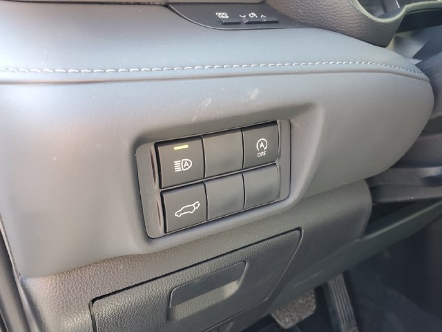 Used 2023 Toyota Highlander XLE AWD/4WD image 21