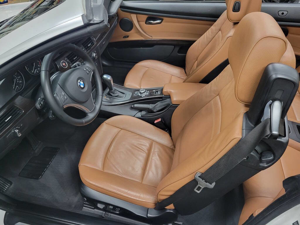 Used 2012 BMW 328i Convertible image 17