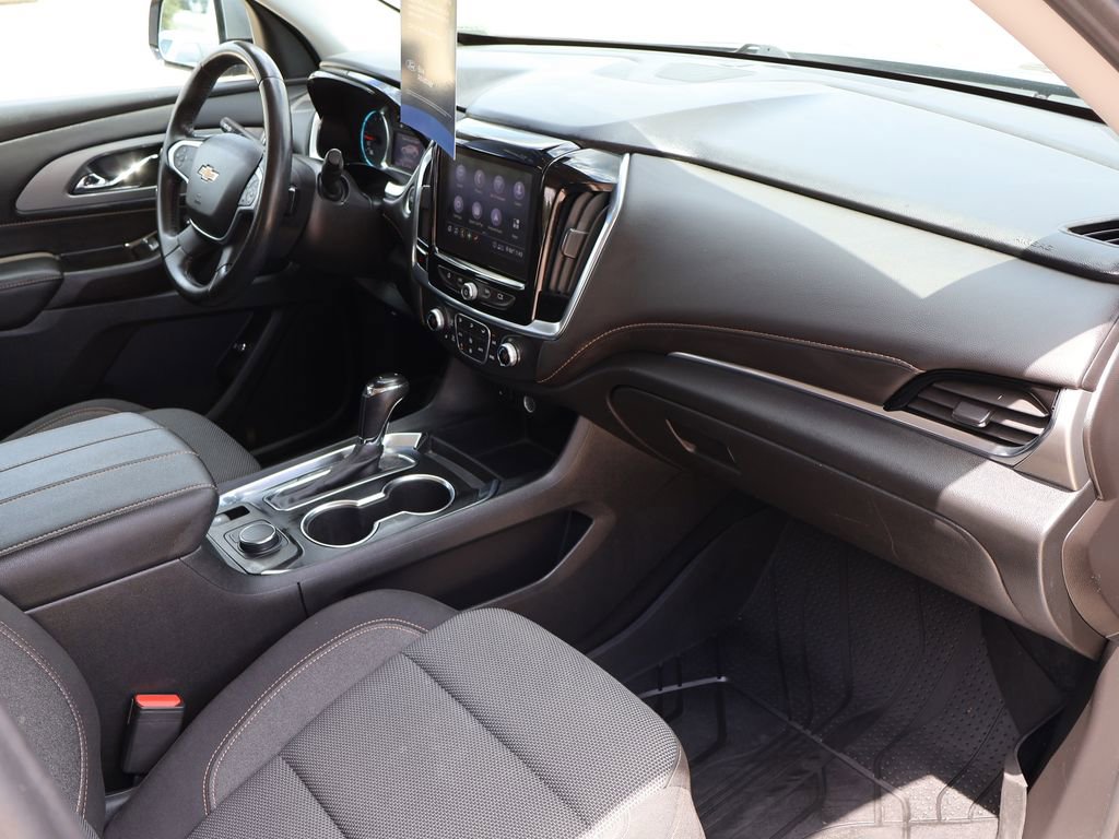 Used 2020 Chevrolet Traverse LT FWD image 19
