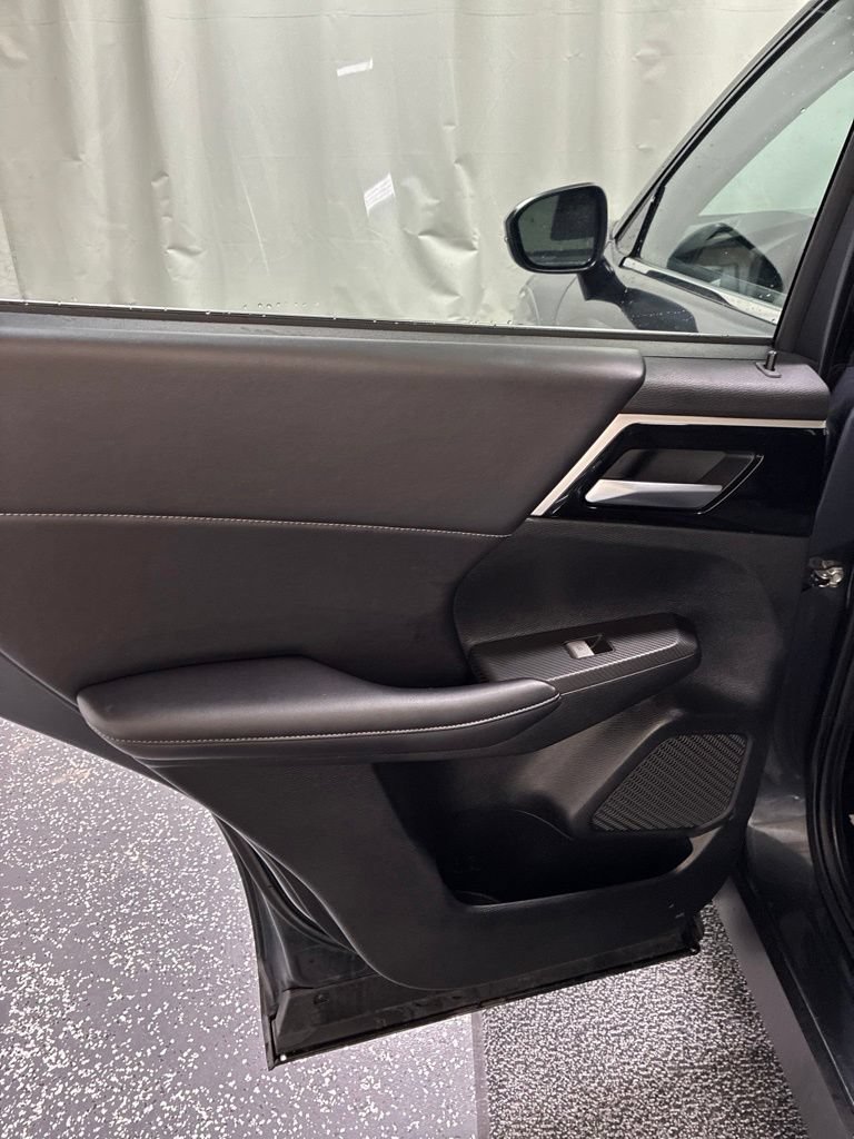 Used 2024 Mitsubishi Outlander SE AWD/4WD image 25