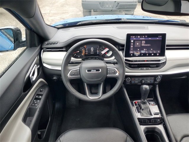 Used 2024 Jeep Compass Limited image 27