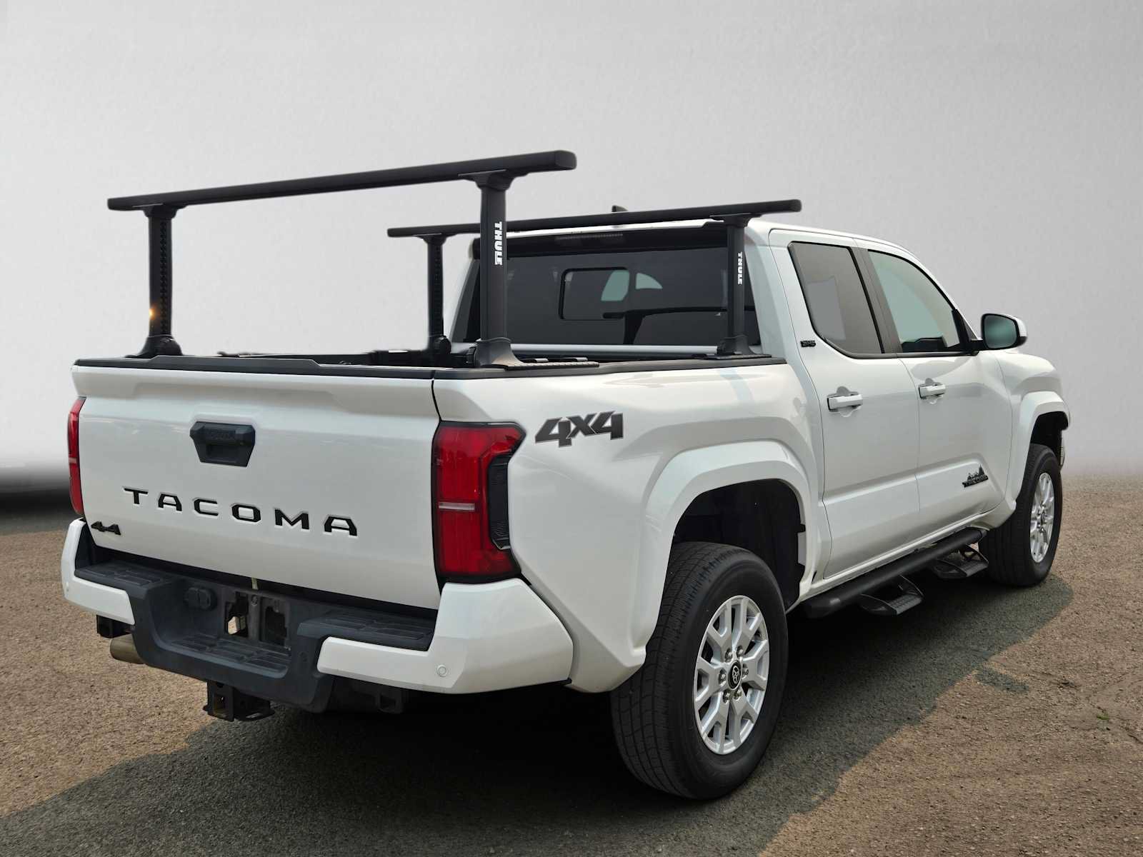 Used 2024 Toyota Tacoma SR5 w/ SR5 Upgrade Package AWD/4WD image 3