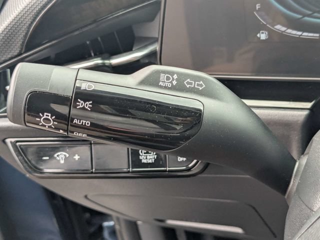 Used 2025 Kia Niro EX FWD image 26