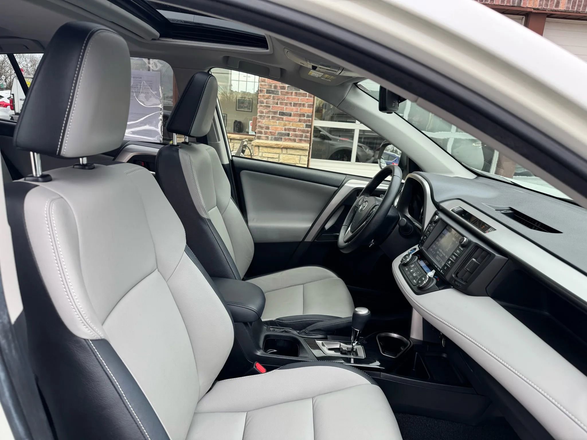 Used 2017 Toyota RAV4 Limited w/ Advanced Technology Package image 45