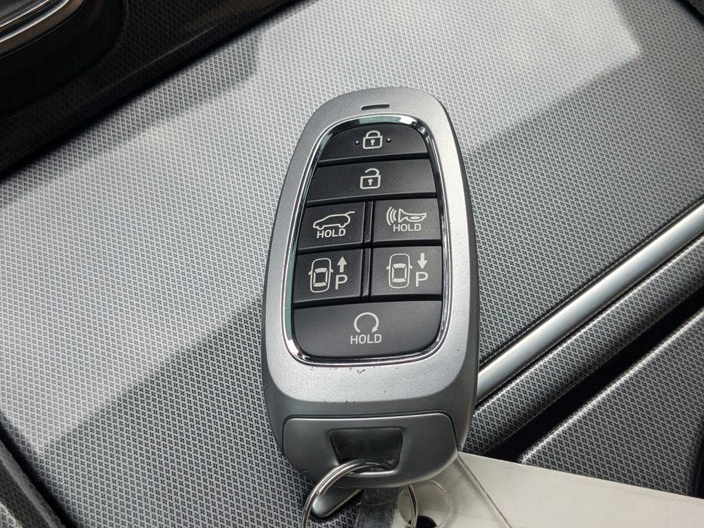 Used 2023 Hyundai Santa Fe Calligraphy FWD image 17