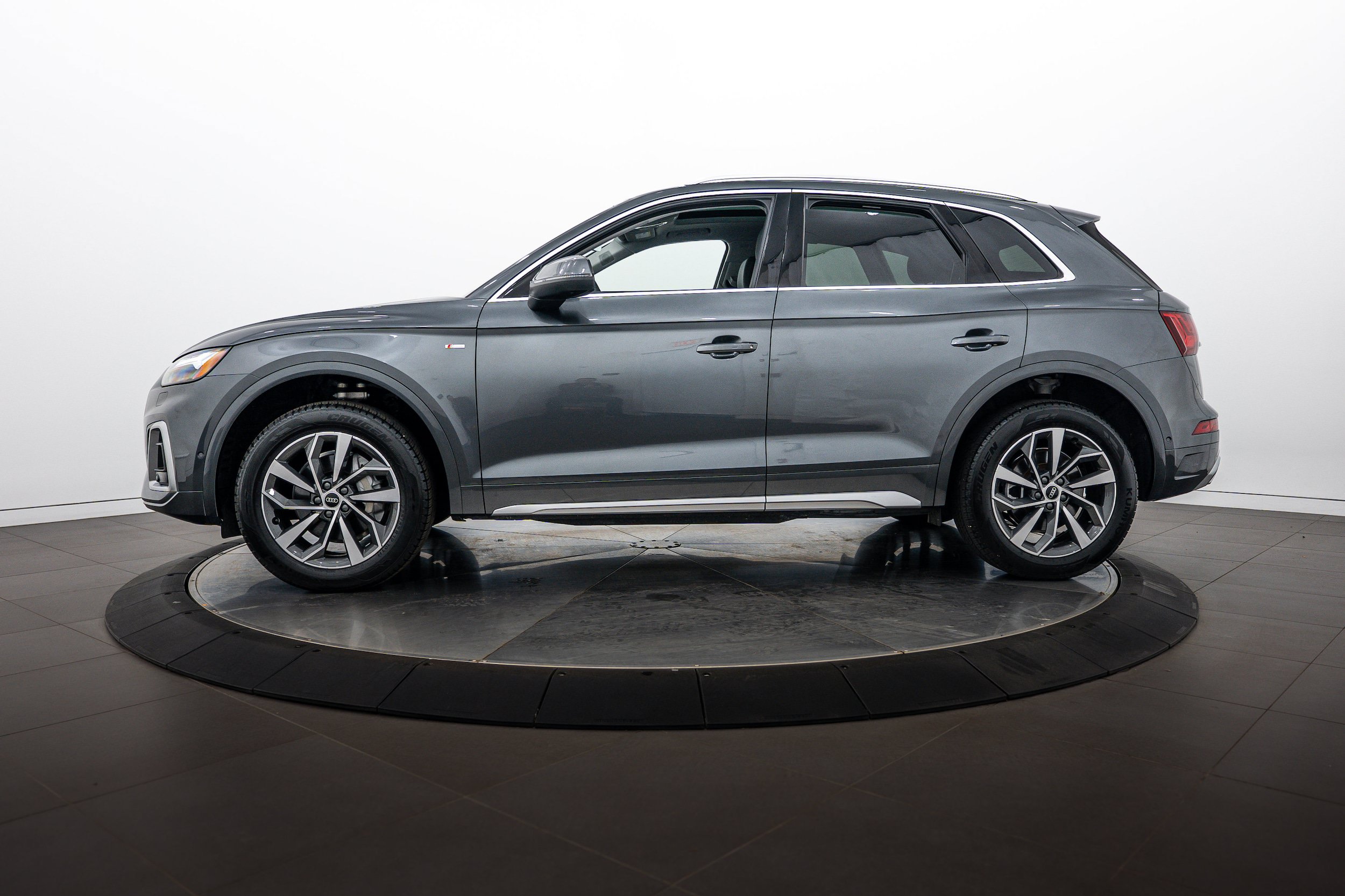 Certified 2023 Audi Q5 2.0T Prestige w/ Prestige Package AWD/4WD image 7