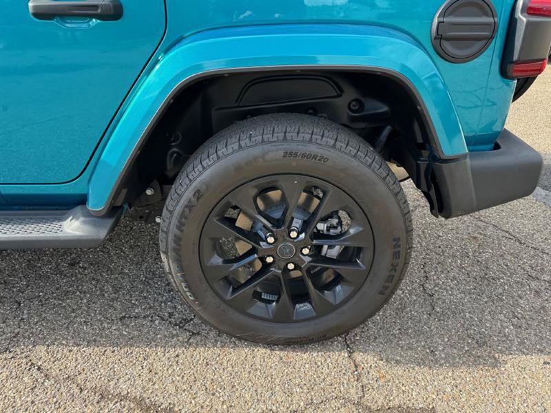 Used 2024 Jeep Wrangler Sahara image 19